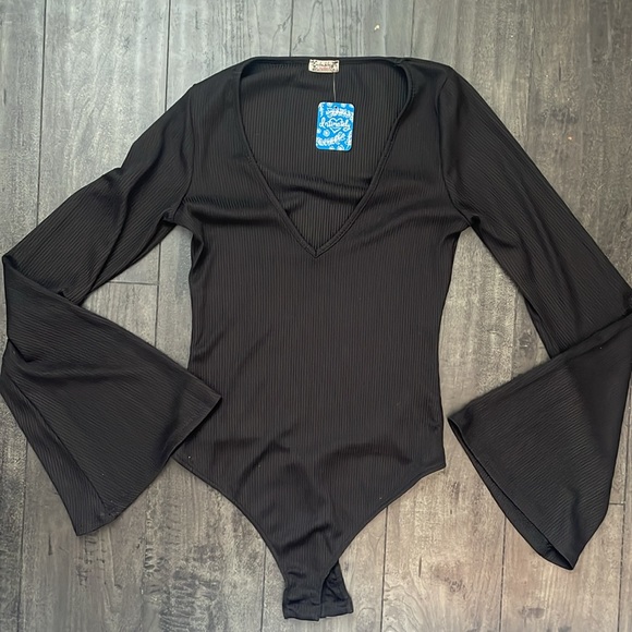 FREE PEOPLE Bell Sleeve Thong Ribbed Bodysuit Small NWT - Picture 3 of 4
